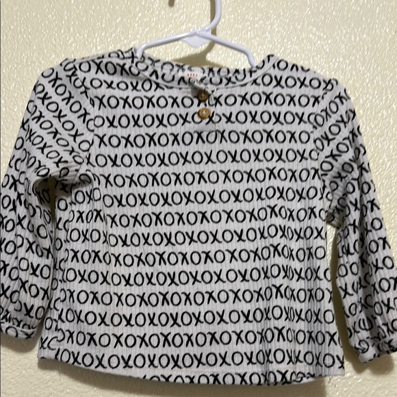 Cat & Jack- Kids XOXO Patterned Shirt - Black & White - Picture 1 of 4